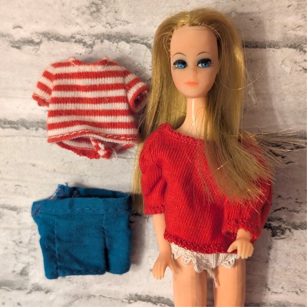 Vintage 1970s Topper Toys DAWN Doll Blonde Hair